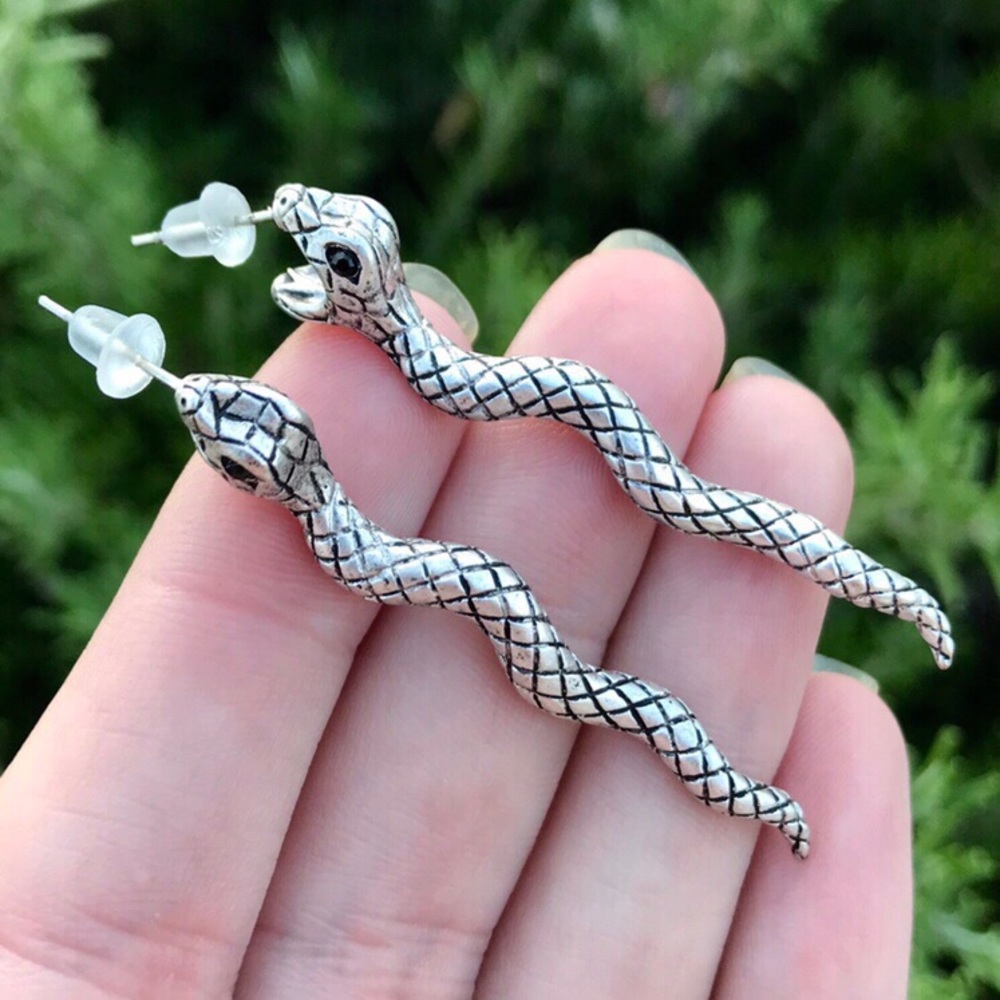 Snake stud earrings - Picture 6 of 8